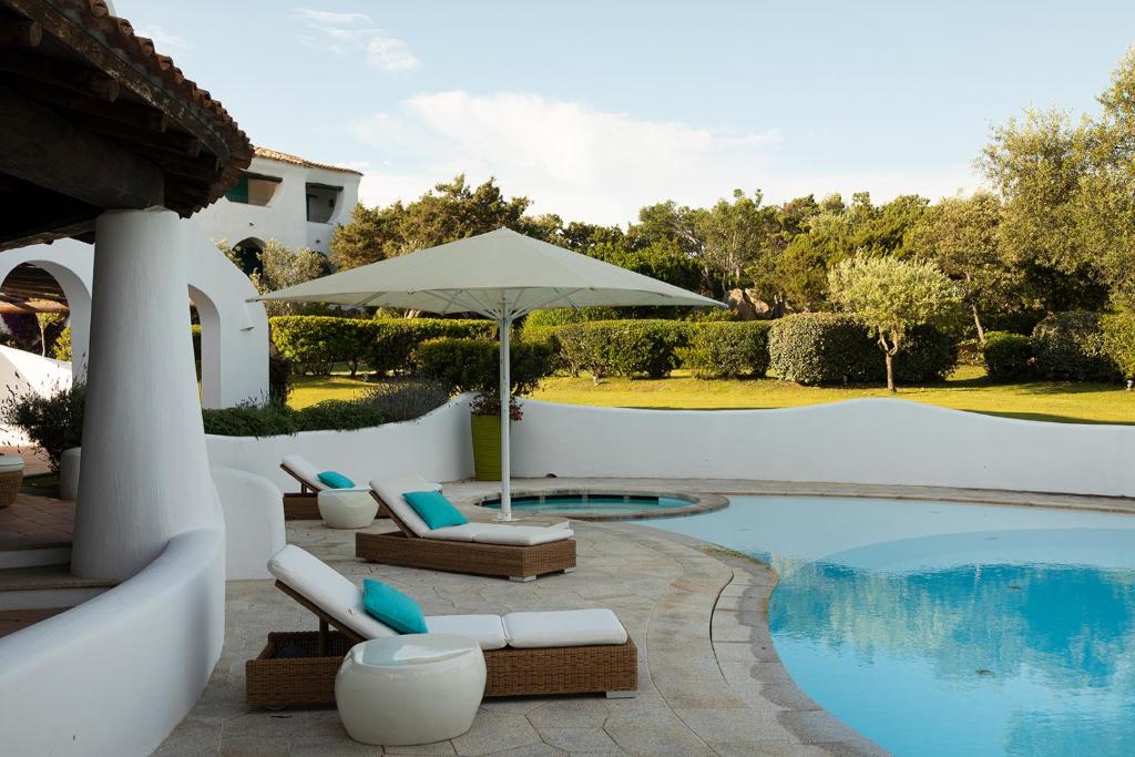 Bazén v ubytování Romazzino, A Belmond Hotel, Costa Smeralda nebo v jeho okolí