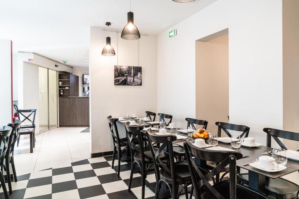 Hotel de Flore - Montmartre - Resim 29