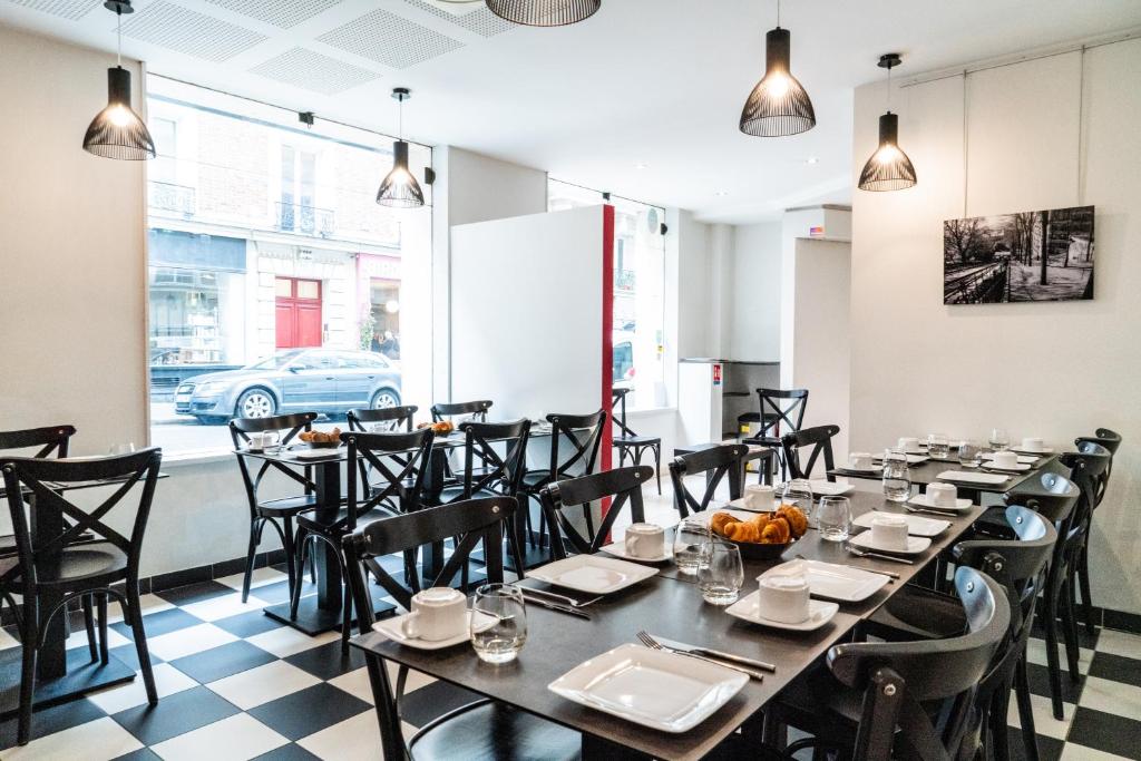 Hotel de Flore - Montmartre - Resim 9