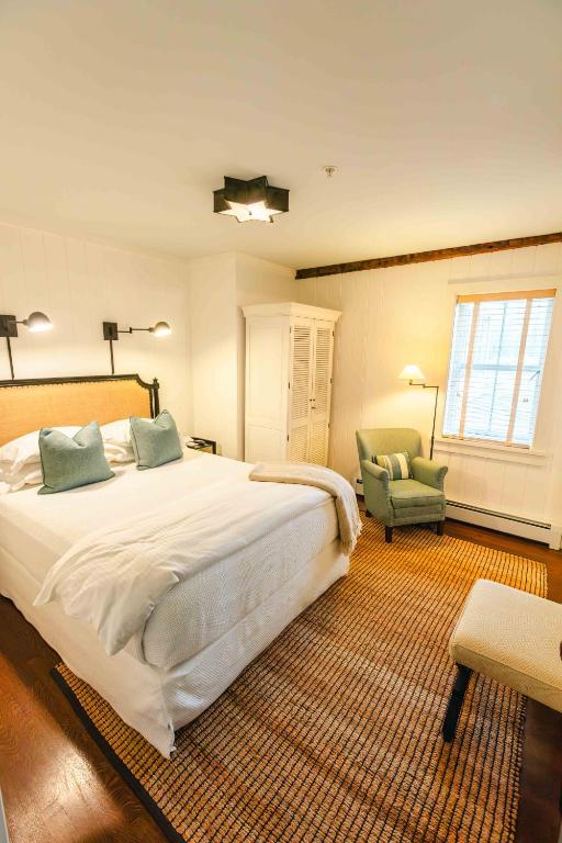 Postel nebo postele na pokoji v ubytování Hill Farm Inn - Manchester