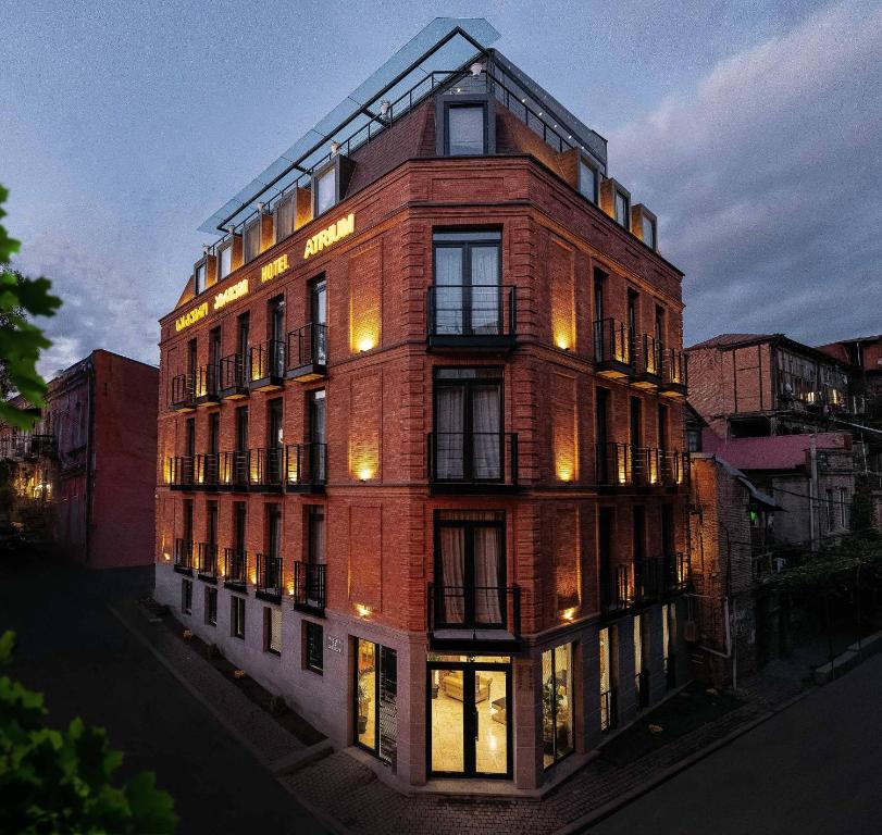 Budova, kde se hotel nachází