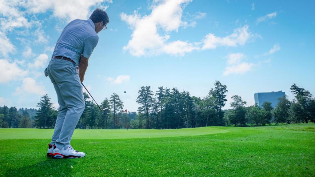 Golf v rezortu nebo okolí