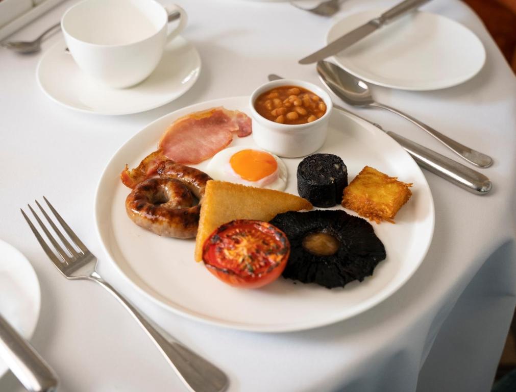 Storrs Hall Hotel on the shore of Lake Windermere - Resim 16