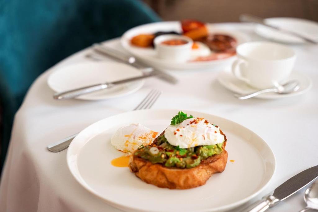 Storrs Hall Hotel on the shore of Lake Windermere - Resim 12