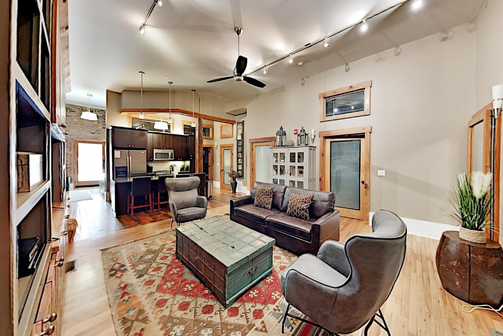 The Lofts at Church Street 101/102, Asheville (updated prices 2024)