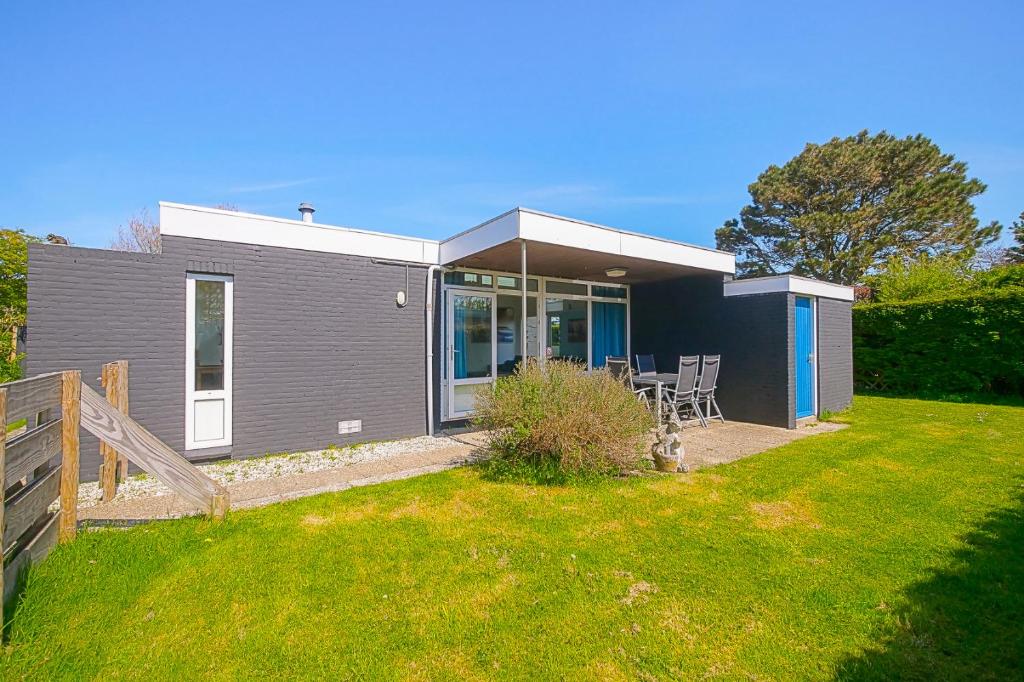 Το κτήριο όπου στεγάζεται  η παραθεριστική κατοικία