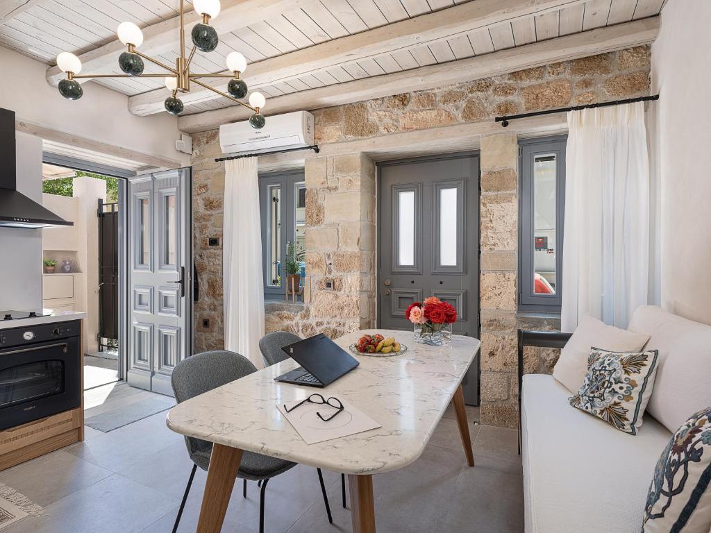 Un lugar para sentarse en La Canea Living