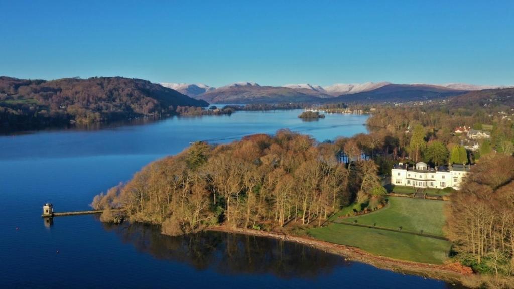 Storrs Hall Hotel on the shore of Lake Windermere - Resim 21