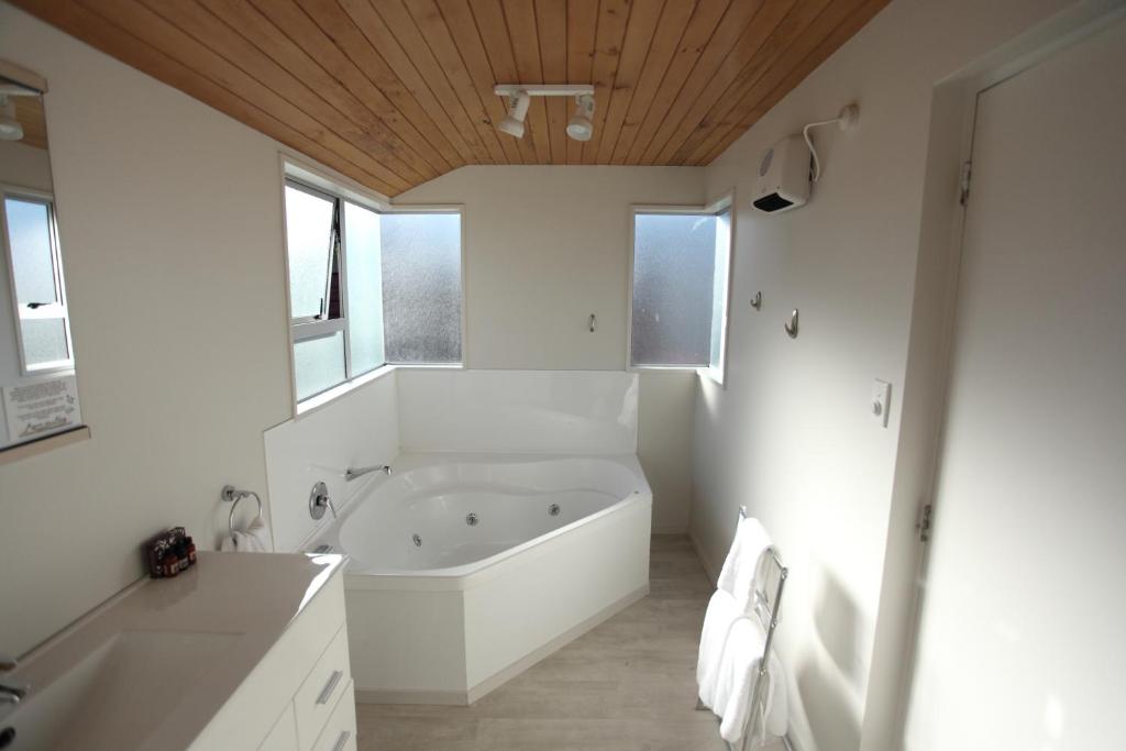 Aspen on King - Resim 8