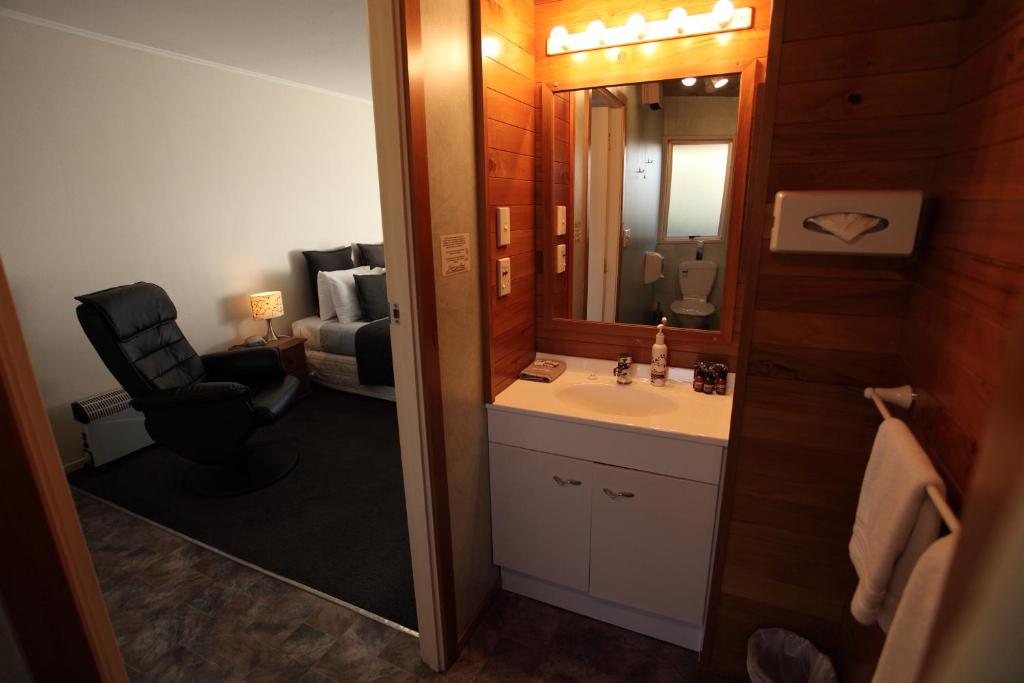 Aspen on King - Resim 35