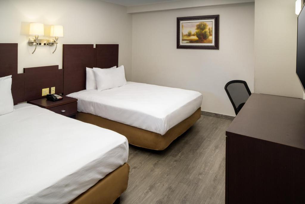 Skyview Motel - Queen Room With Two Queen Beds - Smoking