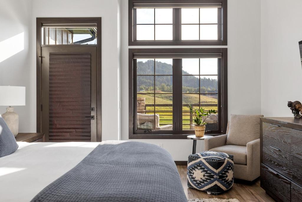 Unit 3 Rock Ranch Villas at Boulder Canyon Golf Cl, Sturgis (updated