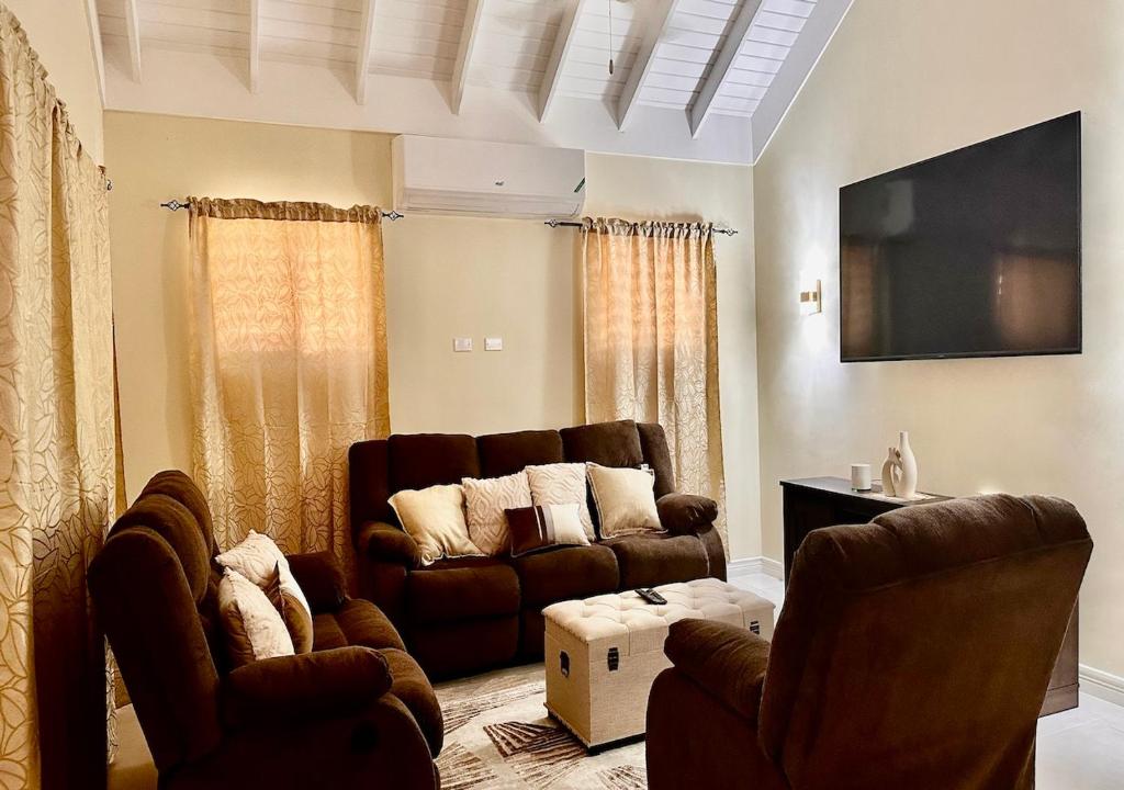 Jamnick Vacation Rentals - Richmond, St Ann, Jamaica - Superieure Villa
