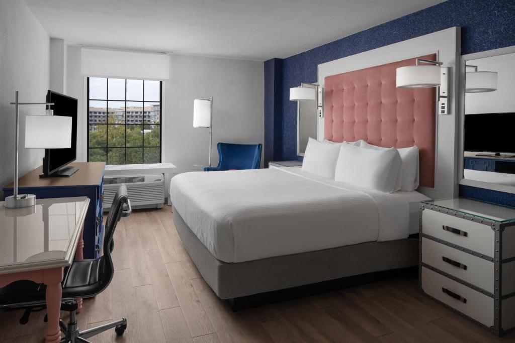 Hotel Indigo Mount Pleasant by IHG photo