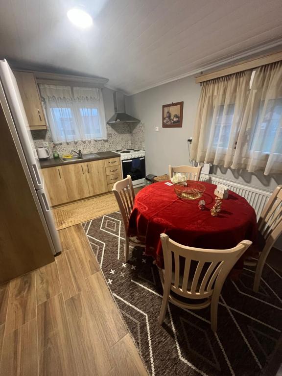 Kuchyň nebo kuchyňský kout v ubytování Kostoulashouse