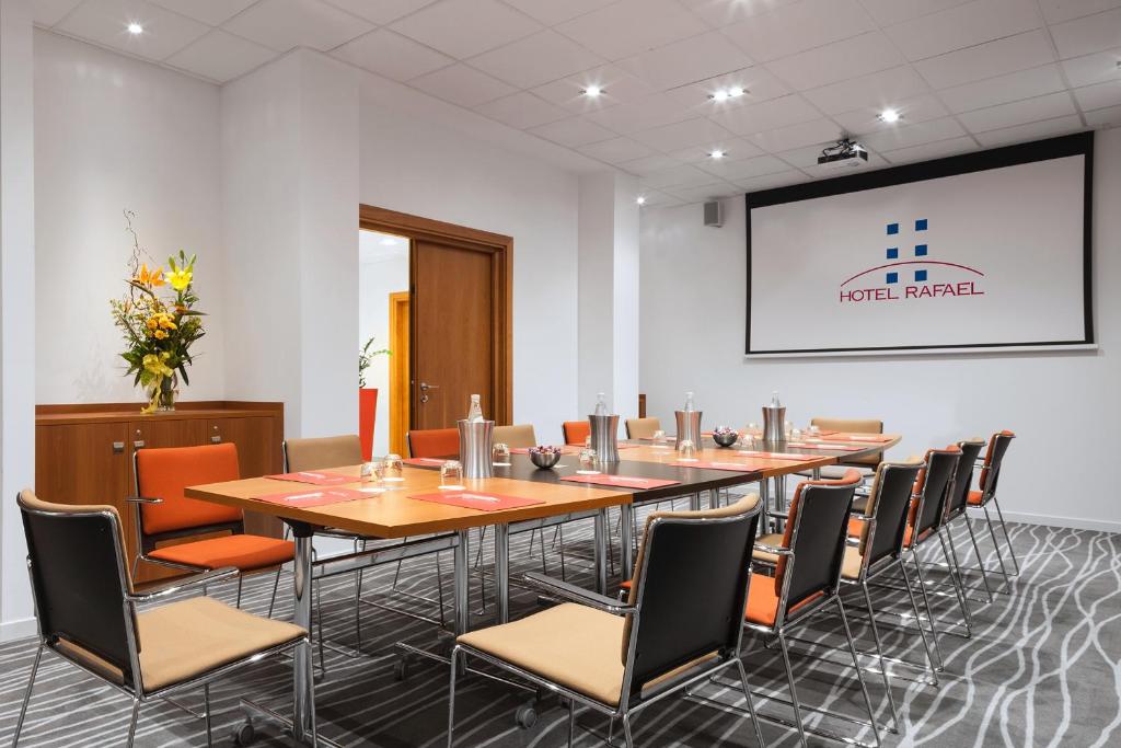 Zaplecze biznesowe lub konferencyjne w obiekcie Hotel Rafael