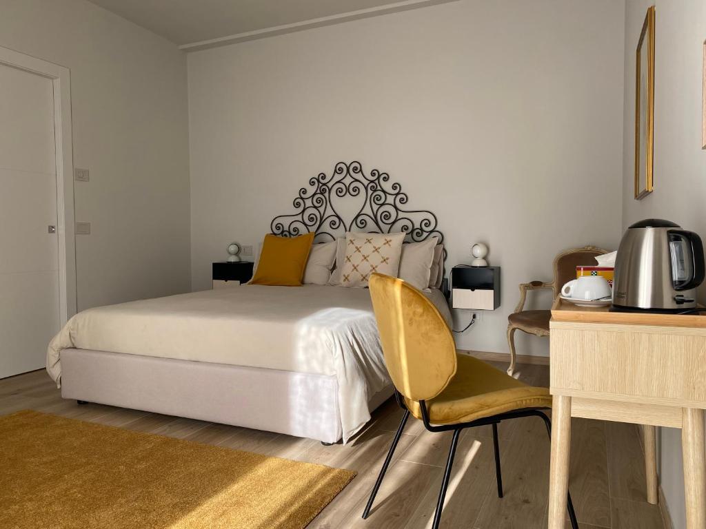 Postel nebo postele na pokoji v ubytování Alba Room 16
