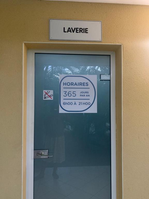 Certifikát, hodnocení, plakát nebo jiný dokument vystavený v ubytování Sous les tropiques
