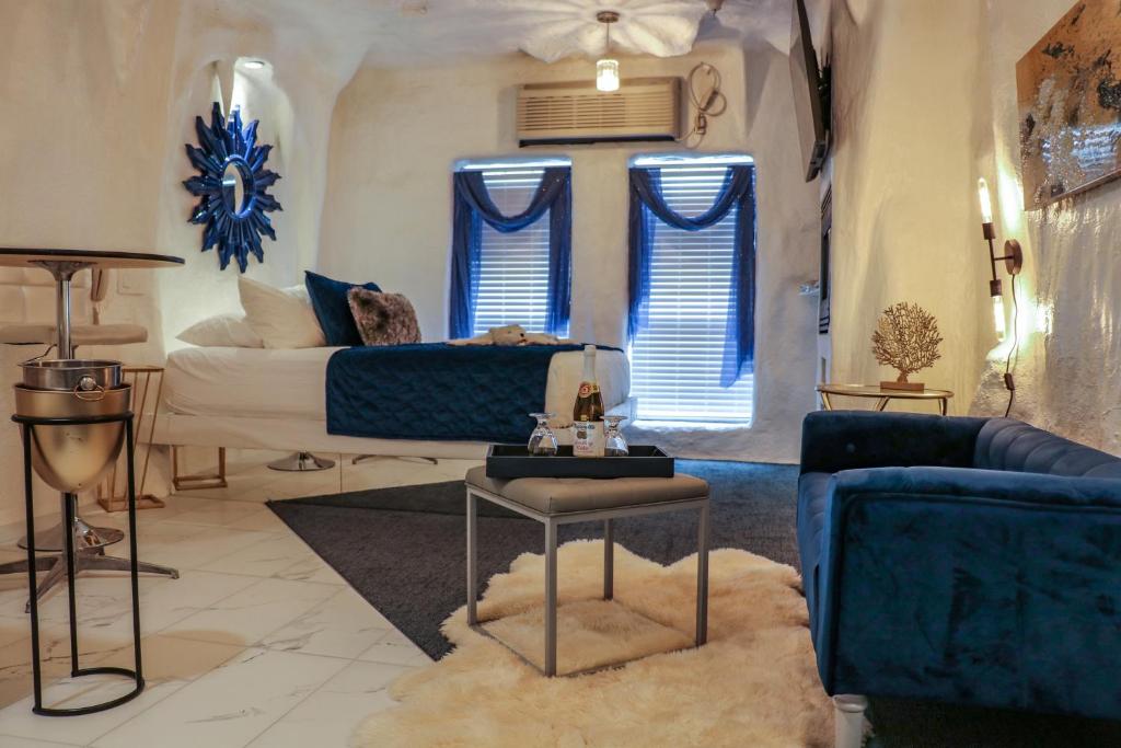 The Anniversary Inn - Boise - Budget Double Room