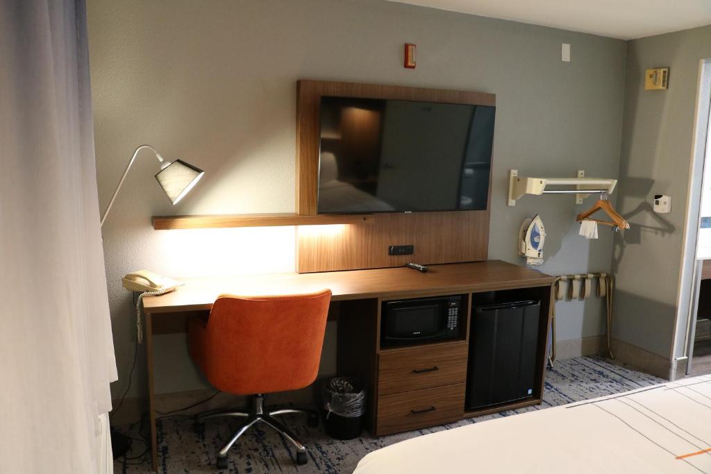 La Quinta by Wyndham Chicago Gurnee photo