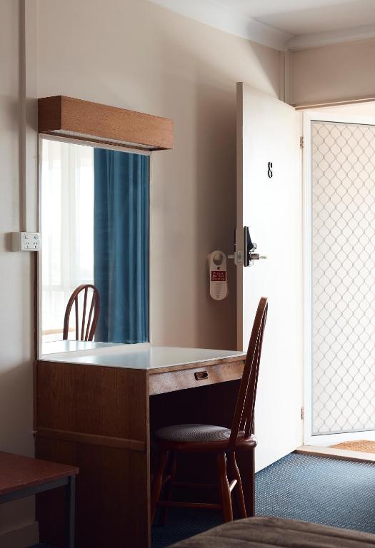 Holiday Lodge Motor Inn - Twin Room
