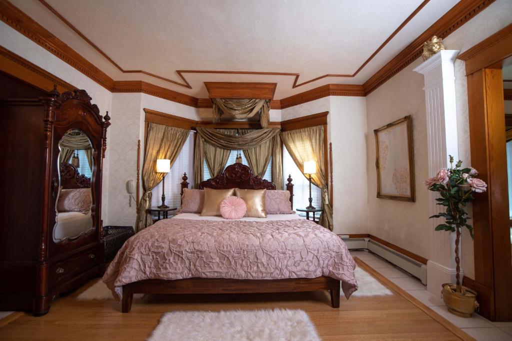 The Anniversary Inn - Logan - Queen Room With Sea View