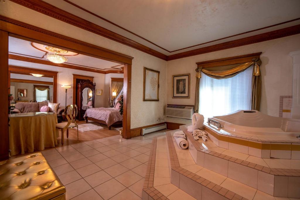 Fotografie z fotogalerie ubytování The Anniversary Inn - Logan v destinaci Logan
