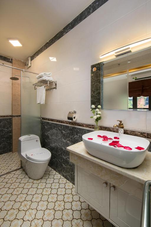 TrangTrang Premium Hotel & Sky Bar - 10