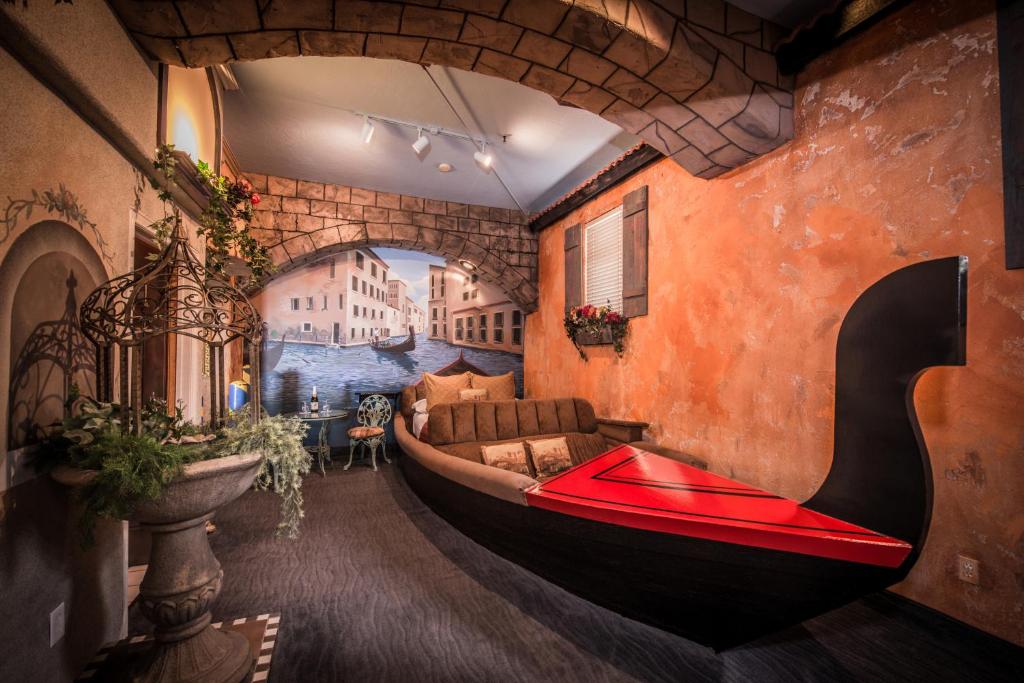 The Anniversary Inn - Fifth South - 
