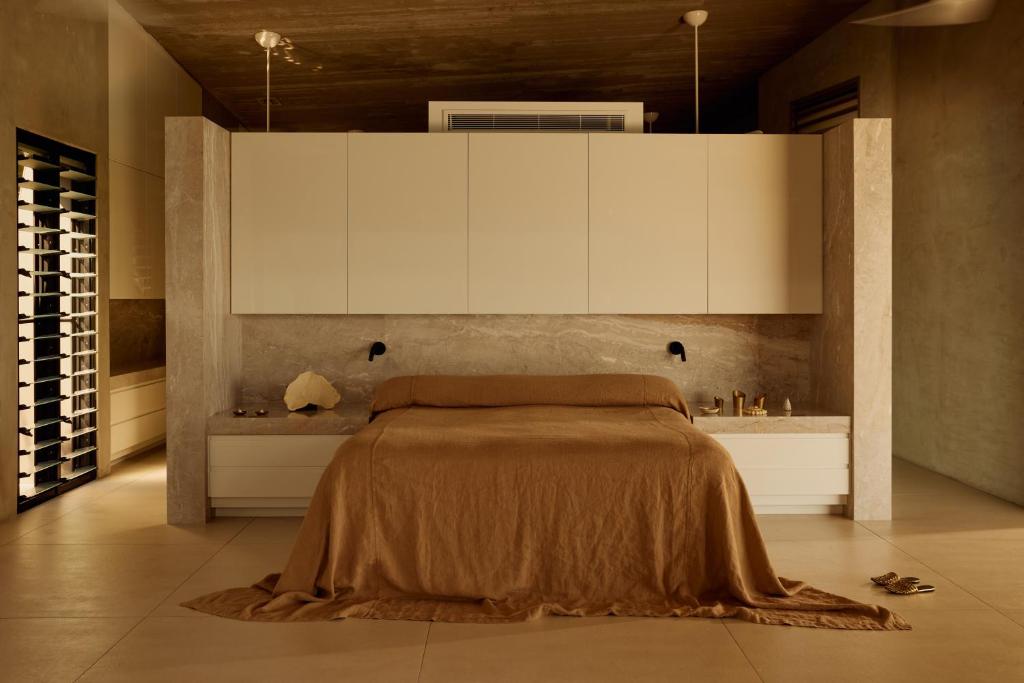Postel nebo postele na pokoji v ubytování 'The Edge' Unique Luxury Experience
