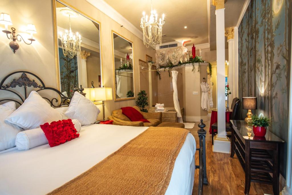 The Anniversary Inn - Fifth South - Double Room With Private Bathroom