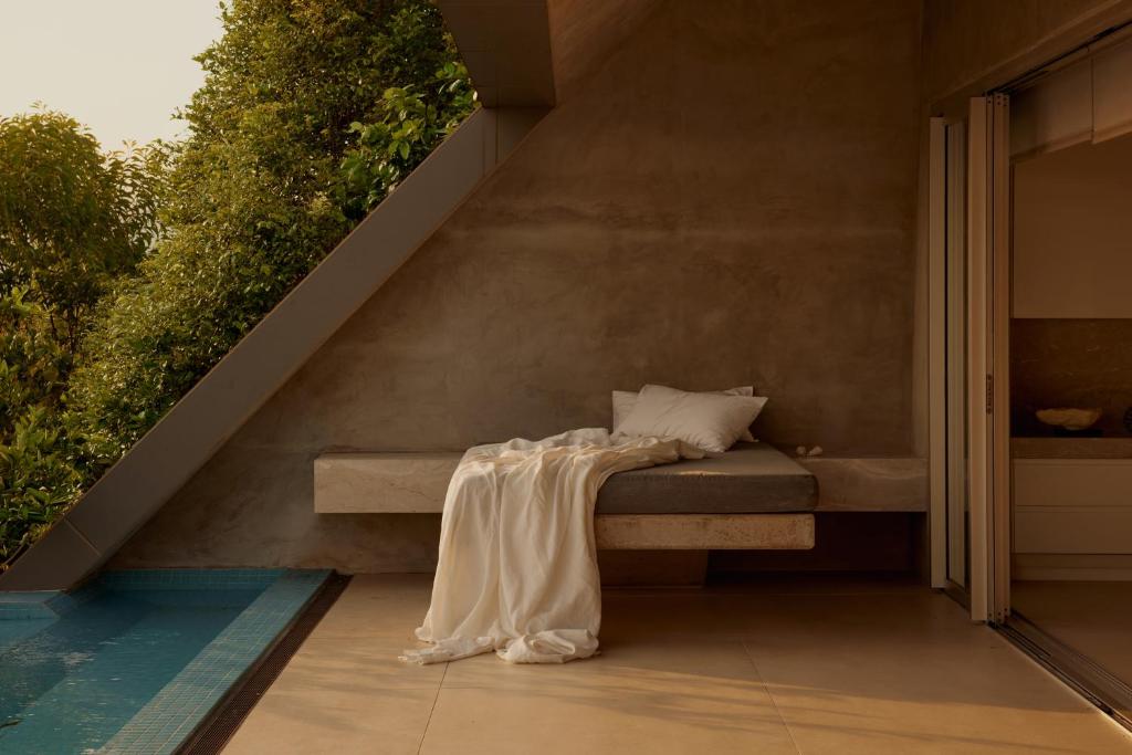 Bazén v ubytování 'The Edge' Unique Luxury Experience nebo v jeho okolí
