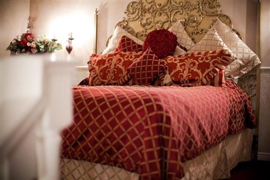 The Anniversary Inn - Fifth South - 