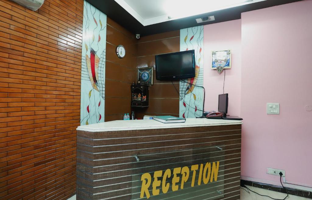 Vstupní hala nebo recepce v ubytování Super Hotel O J P Inn Near Patel Nagar Metro Station