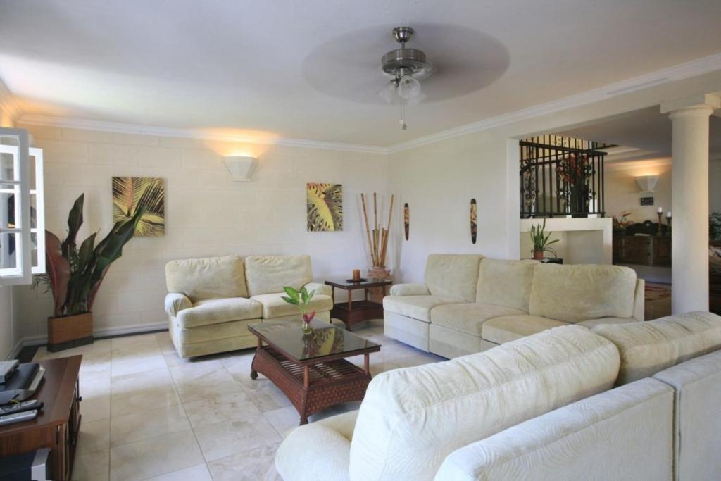 Гостиная зона в Villa Ashiana - Beautiful 3-bedroom villa in Marigot Bay villa