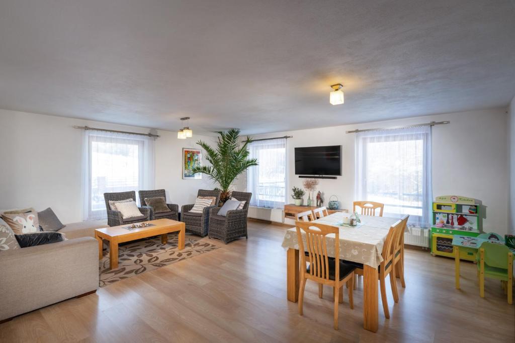Pension Lunatyk - Holiday Home