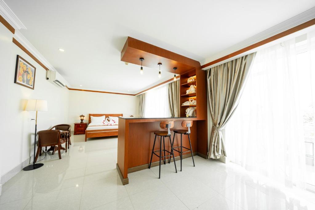Pursat Riverside Hotel & Spa 8