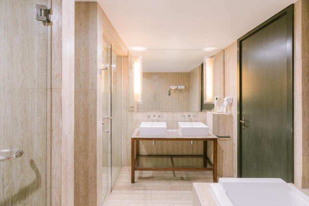 Koupelna v ubytování Lv8 Resort Hotel