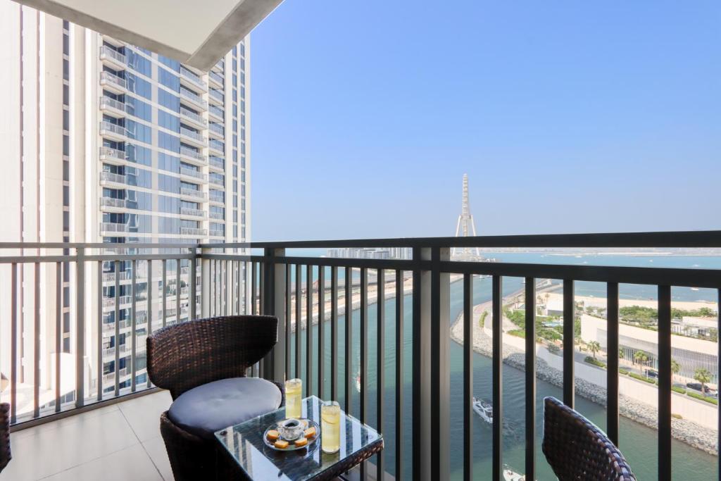 Balkón nebo terasa v ubytování Livbnb Suites - Luxurious 2BR w/ Spectacular Sea View