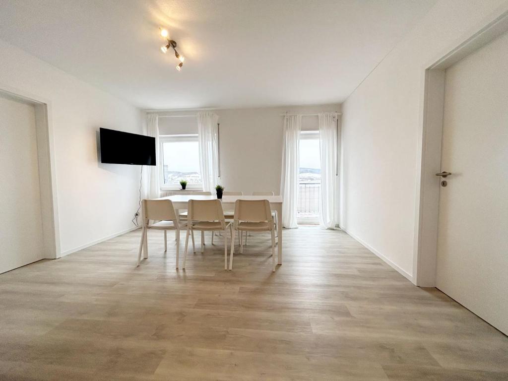 TV a/nebo společenská místnost v ubytování Cozy Apartment