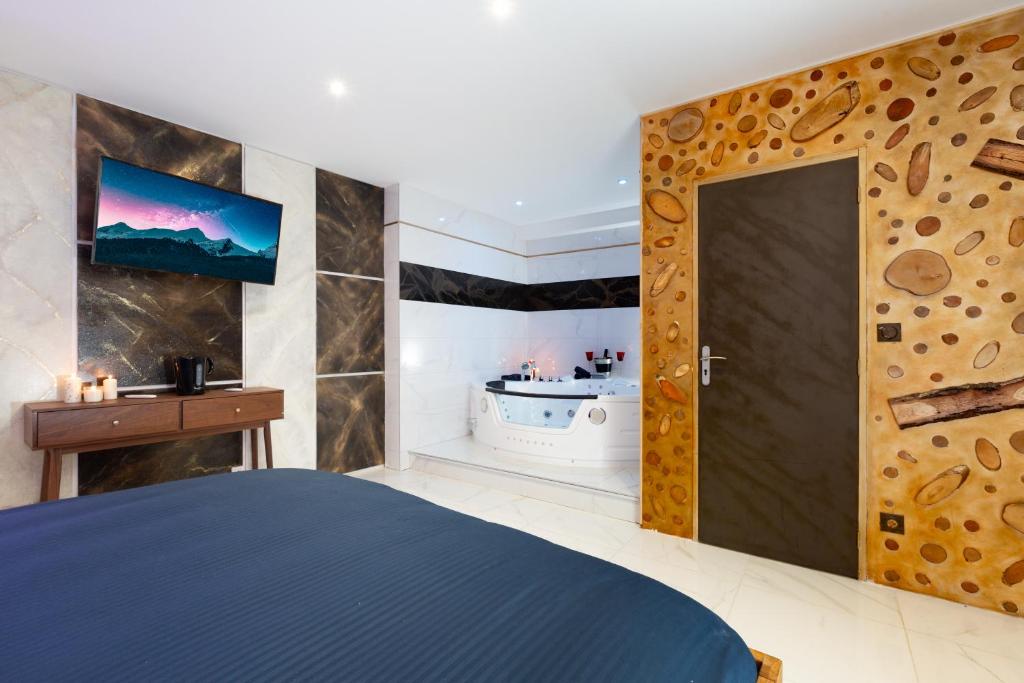 ART & SPA Luxury bedroom at the heart historical center – photo 11