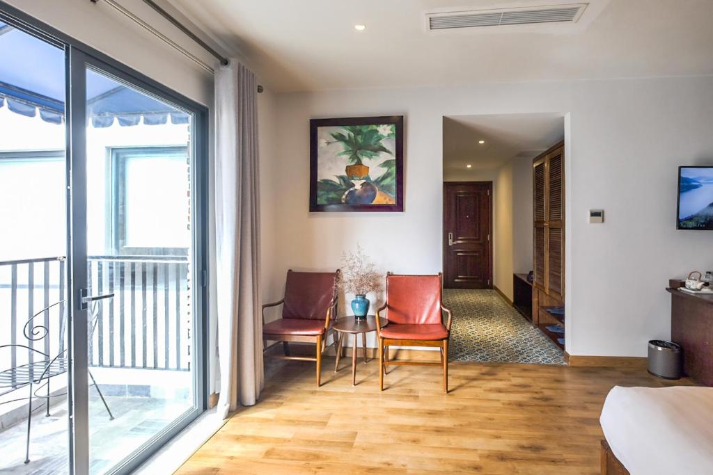 Suite Gia Đình Có Ban Công