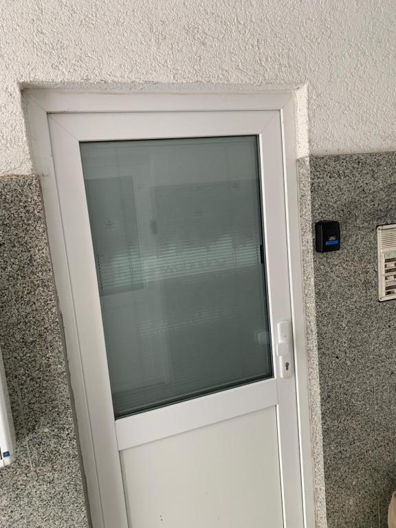 Best-Preis FEWO Rathausblick 2 - Zentrale Lage in Wittenberge - 2 Personen - Einzelzimmer - Vollausstattung - WLAN / Prime & Self-Check-In - Apartamento De Dos Dormitorios