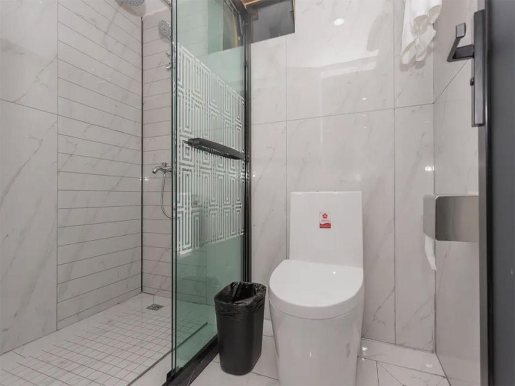 Koupelna v ubytování Annie Apartment - only 120 metres from Metro Line 2 Exit B of Chuanxingulou