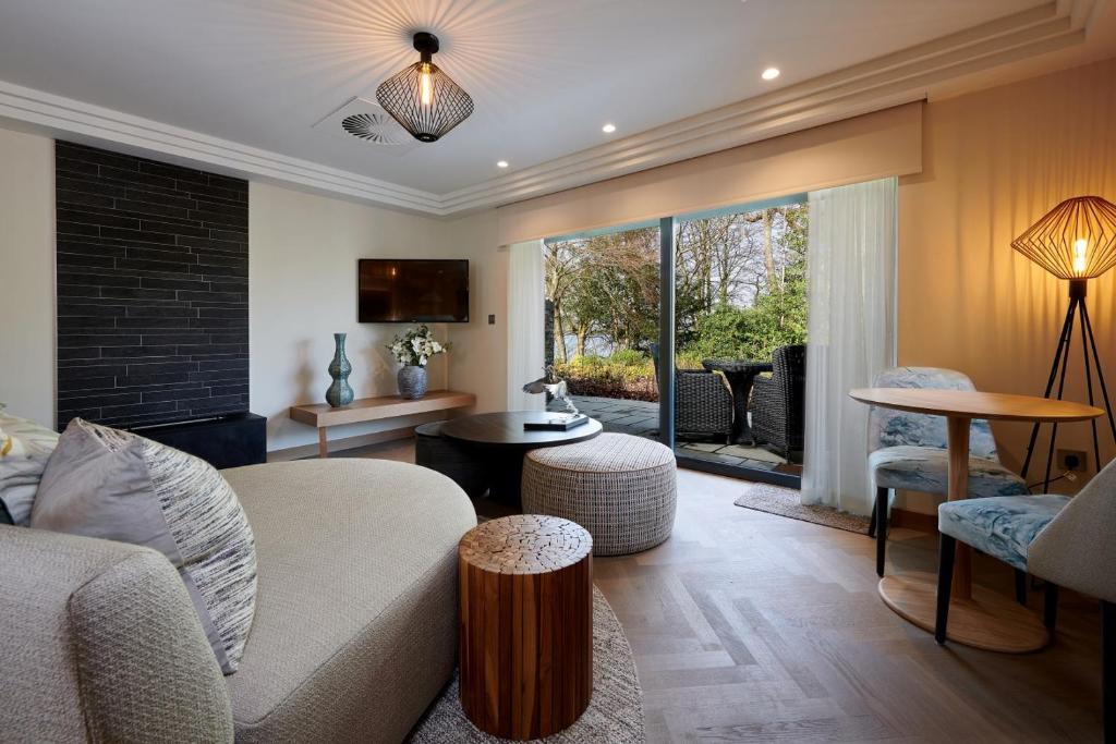 Storrs Hall Hotel on the shore of Lake Windermere - Resim 25