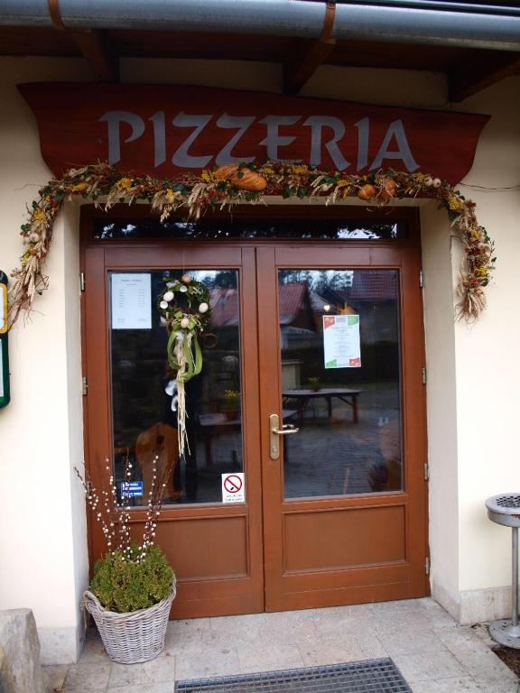 Certifikát, hodnocení, plakát nebo jiný dokument vystavený v ubytování ALMI - penzion - pizzerie