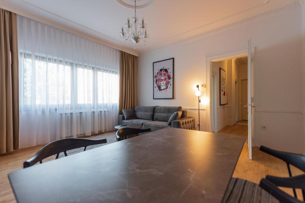 Posezení v ubytování Sarajevo Central Elegance Apartments