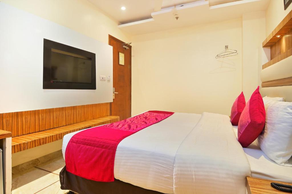 Llit o llits en una habitació de Hari Piorko Inn - Just a min away from New Delhi Railway Station