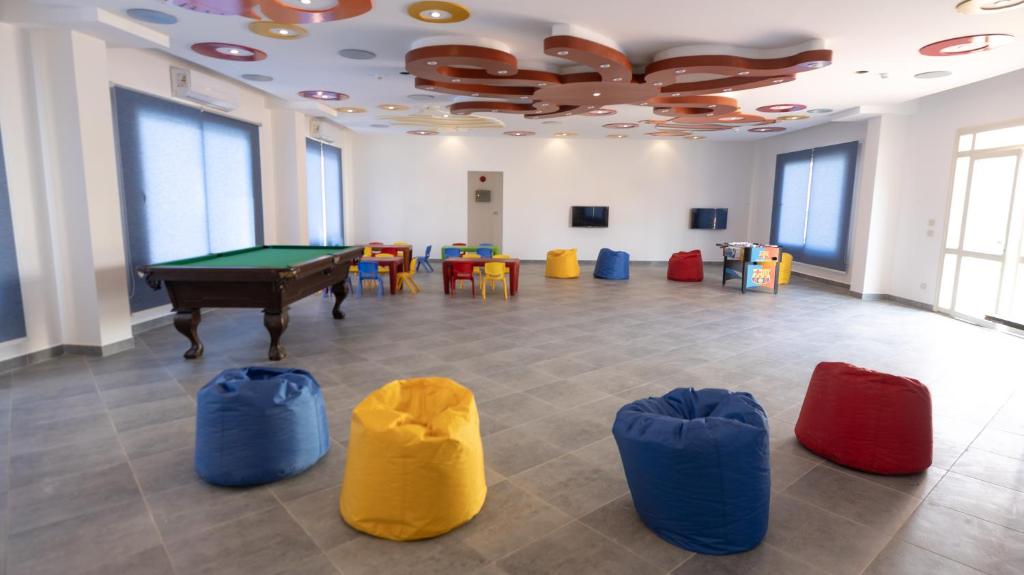 Biliár nebo kulečník v ubytování Oyster Bay Beach Suites