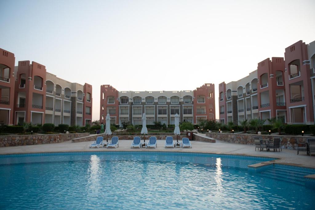 Bazén v ubytování Oyster Bay Beach Suites nebo v jeho okolí